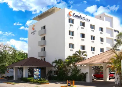Comfort Inn Puerto Vallarta Golfside & Marina Hotel a 