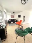 Garden Studio with Pool,Parking Near Airport