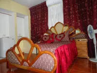 Hostal Gina y Francis Các khách sạn gần Monumento Las Seis Columnas