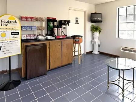 Days Inn by Wyndham Dahlonega University Area