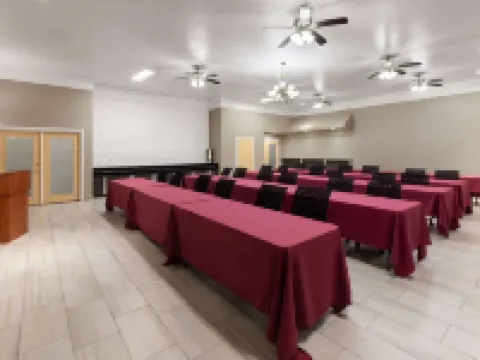 La Quinta Inn & Suites by Wyndham Deer Park Hotels in Deer Park