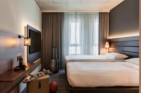 Moxy Frankfurt East Отели рядом с достопримечательностью «Ebbelwei-Express»