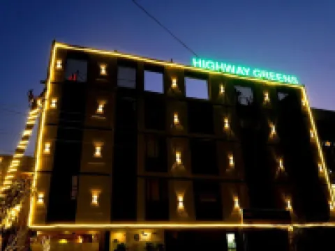 Hotel Highway Greens Near VR Punjab Mall Airport Road Mohali Chandigarh サヒブザダ・アジット・シン・ナガーのホテル