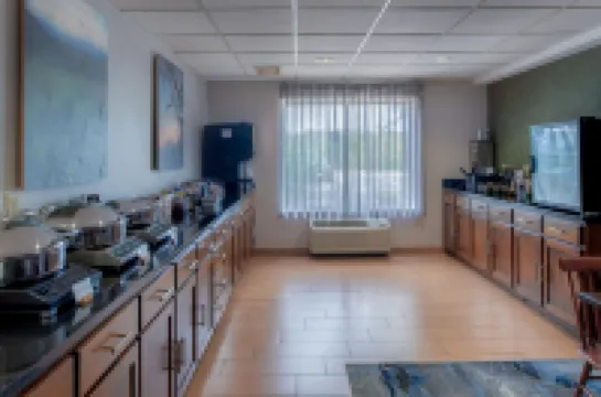 Fairfield Inn & Suites Dayton Troy Hotels in Troy