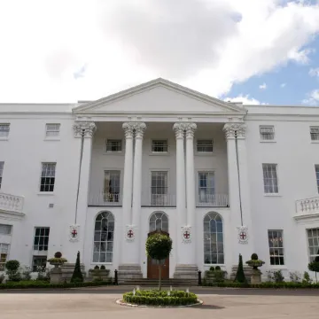 De Vere Beaumont Estate Отели рядом с достопримечательностью «Dramatica»