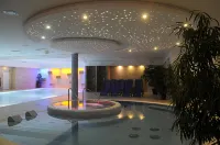 Garden Hotel Wellness és Konferencia - Pools