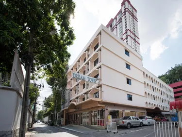 รูปภาพของDT Hotel Pratunam or (Dream Town Hotel) - โรงแรม ดีที ประตูน้ำ