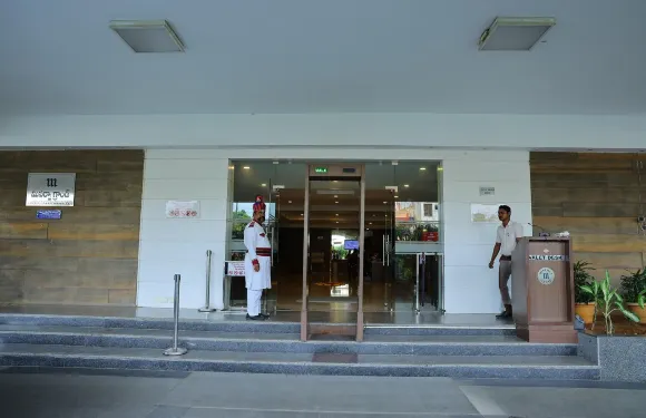 內洛爾密涅瓦大酒店