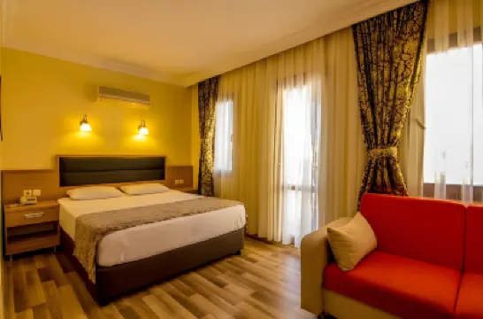 فندق شاطئ تيوليب الخلاب فنادق في 