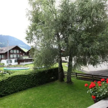 Lena, Chalet