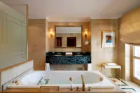 Sheraton Addis, a Luxury Collection Hotel, Addis Ababa - Romantic