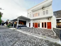 Nogotirto Damai Homestay Jogja Hotell i Nogotirto