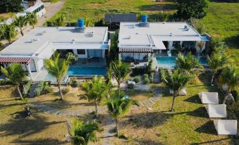 2 Villas Next Door- In Great Location - View Biển