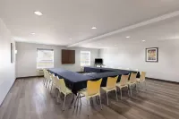 Super 8 by Wyndham St-Jerome