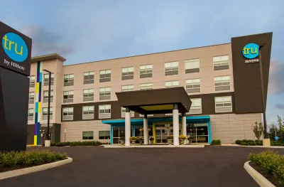 Tru by Hilton Columbus Airport Hotels near Seventh Son Brewing Co.