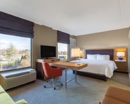 ハンプトン イン & スイーツ アルバニー エアポート コロニーのホテル