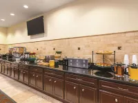 La Quinta Inn & Suites by Wyndham Houston New Caney - breakfast
