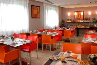 Aparthotel Adagio Access Paris Porte de Charenton Hotel di Charenton-le-Pont