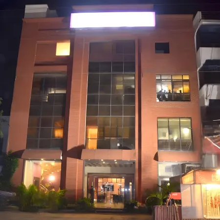 Hotel Amber Отели в г. Удхам-Сингх-Нагар