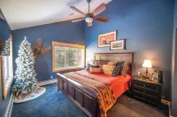 Brand New Listing! Amazing 4 Bedroom Townhome with your own private Hot Tub!!! Hotels in West Dover