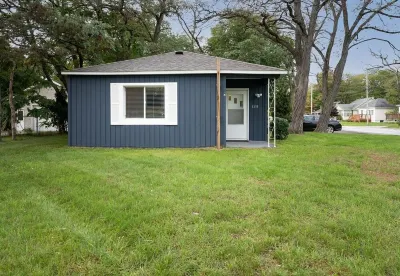 Betz Bungalow - Norton Shores