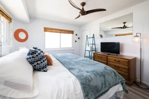 Oceanfront Carolina Beach Condo, Panoramic Views and Pool! Top Floor Sunrises!