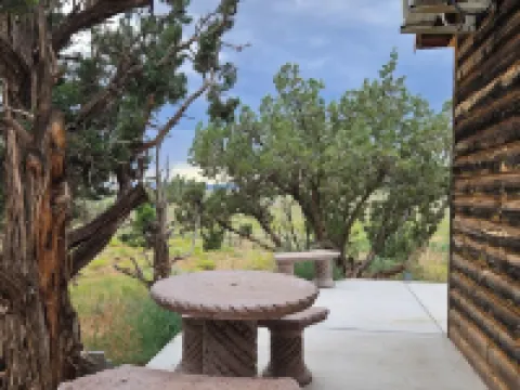 The Woody Cabin in Southern Utah, 39 Mi from Zion. 蘋果谷酒店