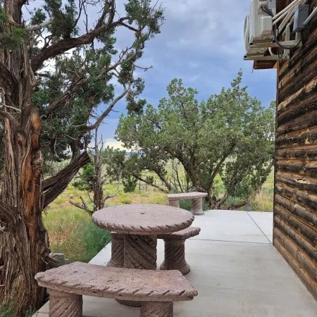 The Woody Cabin in Southern Utah, 39 Mi from Zion.
