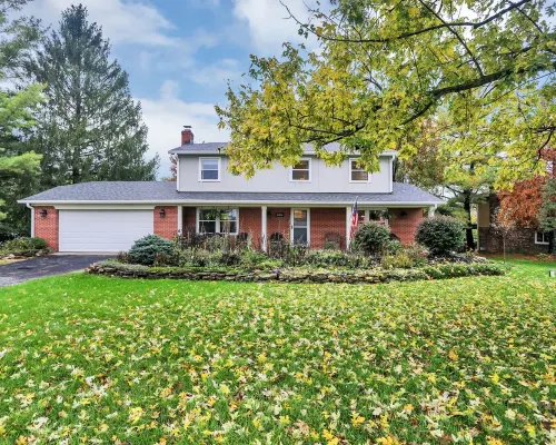 Private/spacious home w/backyard near Grand Park Hotels in Westfield