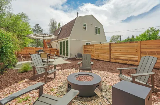 The Hive Downtown: ☀️Hot Tub +🍷Patio + 🔥Fire pit