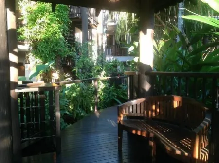 Zen @ Hibiscus ~ Stroll To Town, Beach & Marina!