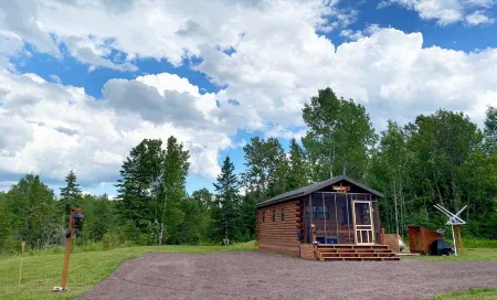 Come Stay Off-Grid in Michigan's Beautiful Upper Peninsula Отели в г. Станнард Тауншип