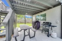 Beachside Private Pool/Yard Kid&Pet Friendly. 3 min from the Beach