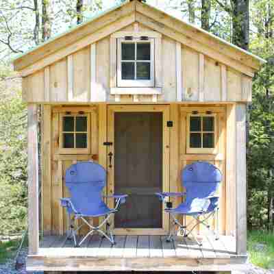 Black Creek's Maple Nature Escape Hotel Exterior