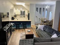 Clean remodeled hilltop rental home. Close to rivers and the ocean. Hotels in Coos County