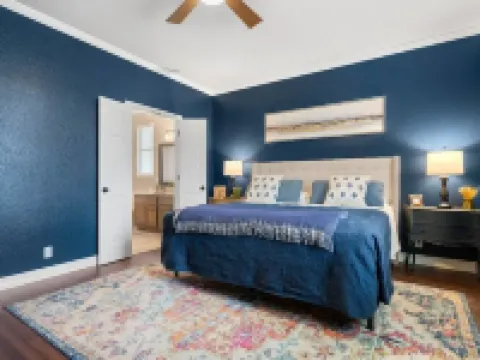 2 King Beds in This Relaxing Home on the Greenbelt. Hotels in Buda