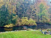 Escape to 'River Cottage. Ready for hiking, fishing, or a peaceful break?