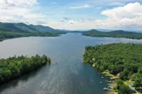 Crisp and Clean Lakefront Home sleeps 8 in 4 Bedrooms