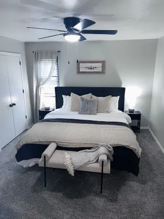 New Remodel 3BD/2Bath Weekly/Monthly Discounts available