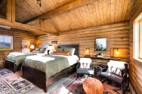 Cozy Log Cabin in the Heart of Paradise Valley, Montana