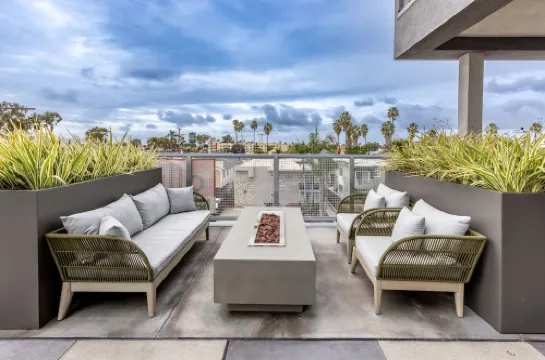 Eclectic : 65” TVs : Fast Wi-Fi : Parking : Pets : Bohemian