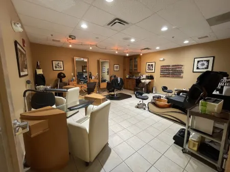 Fast WiFi; Pools, Hiking, Fishing, Golf.  Dog Friendly, Sports Center