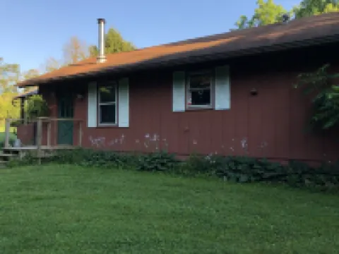 Cozy County Cabin in the woods