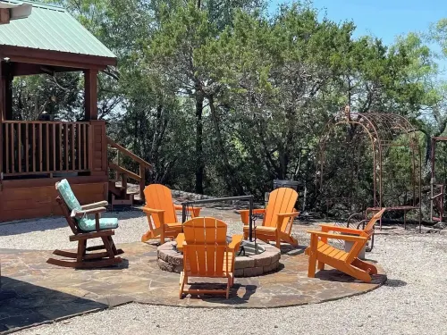 Quiet cabin on the Brazos