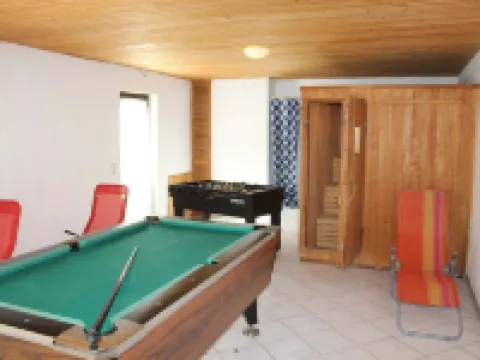 Cozy, comfortably furnished apartment for up to 7 people with balcony Hotels in Immerath