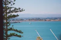 DuoMo SeaView RedSuite-Luxurious, Renovated, Air-conditioned Sea-Free WiFi Hotels near Museo Archeologico Regionale P. Orsi