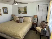 City Cottage- a country cottage in the heart of the city!