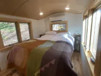 Custom-built Tiny House on forested lot near Quechee