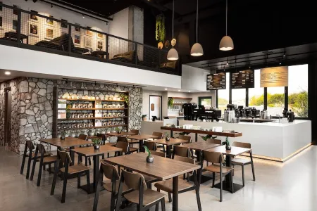 Modern Island Getaway w/ Heated Pool, Bar & Gazebo