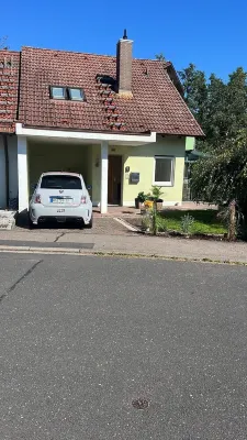 Schönes Reihenendhaus, in Bad Kissingen Stadtteil Garitz mit im Grünen